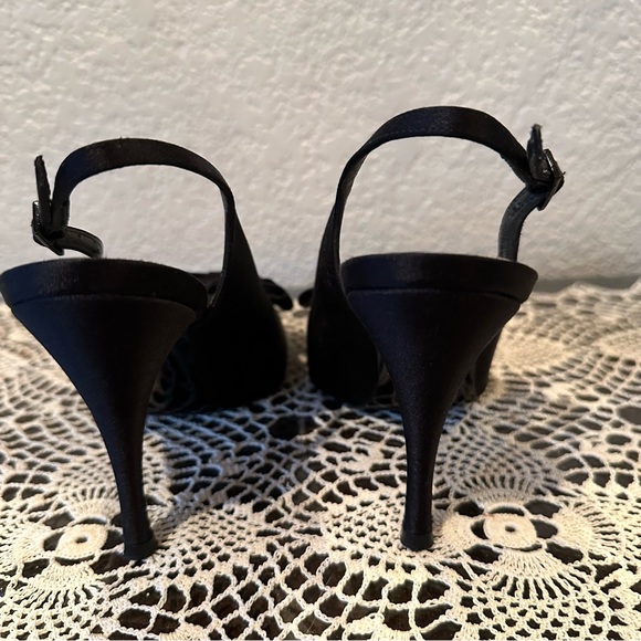 Stuart Weitzman Black Bow Open Toe Slingback Pumps - Picture 9 of 14